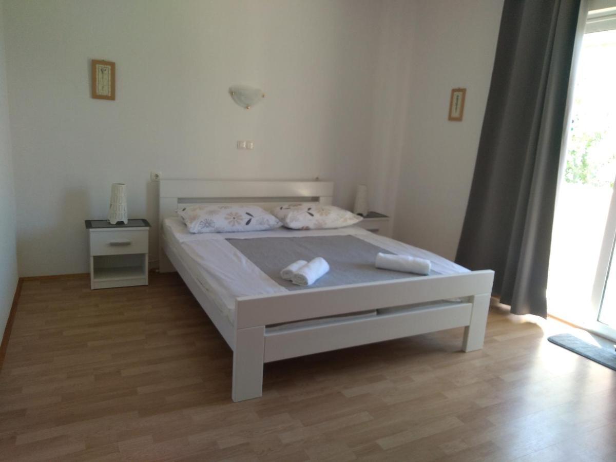 Apartments Kampor Damira Rab Town Luaran gambar