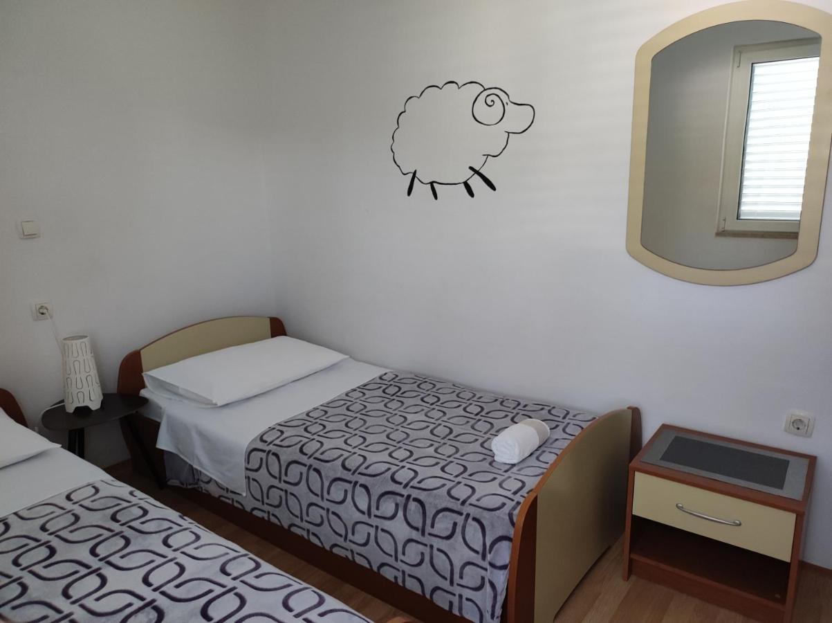 Apartments Kampor Damira Rab Town Luaran gambar